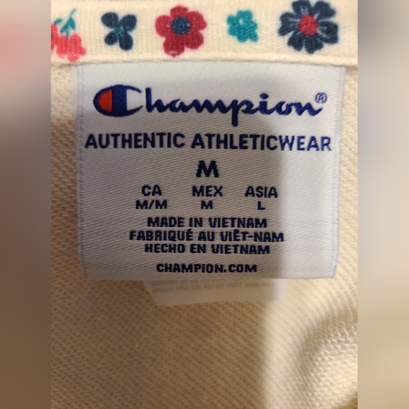 NWT Champion size M cream sweatshirt - Picture 7 of 8